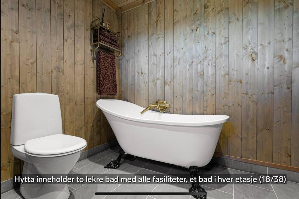 Flott Moderne I Holterdalen, 4 Soverom, 2 Bad, Jacuzzi, Garasje Holiday home *