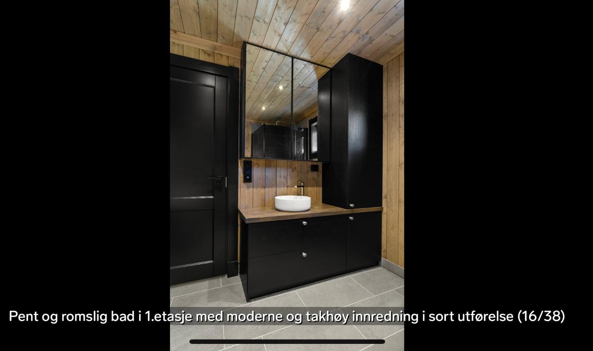 Flott Moderne I Holterdalen, 4 Soverom, 2 Bad, Jacuzzi, Garasje Rauland