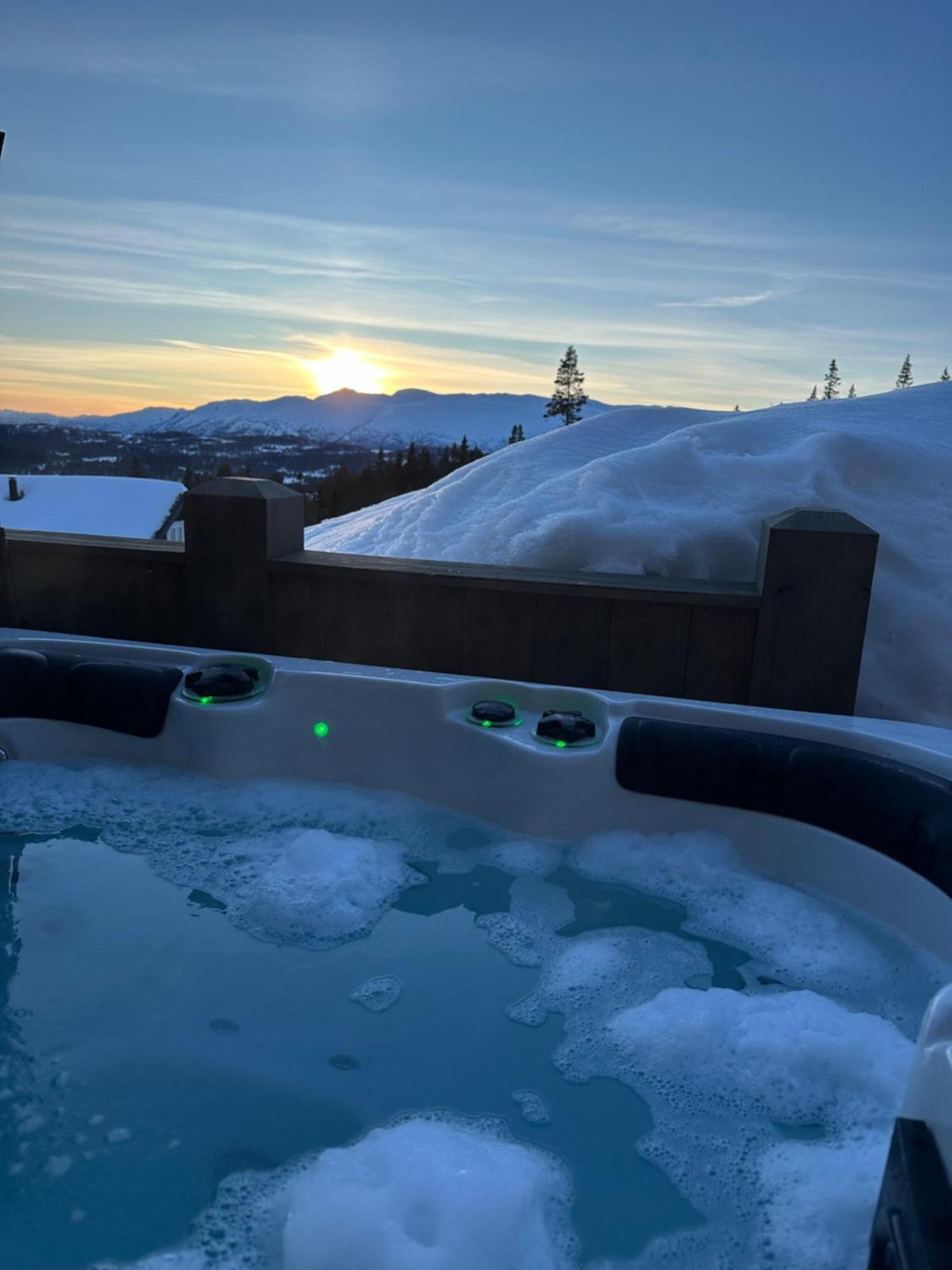 Holiday home Flott Moderne I Holterdalen, 4 Soverom, 2 Bad, Jacuzzi, Garasje Rauland